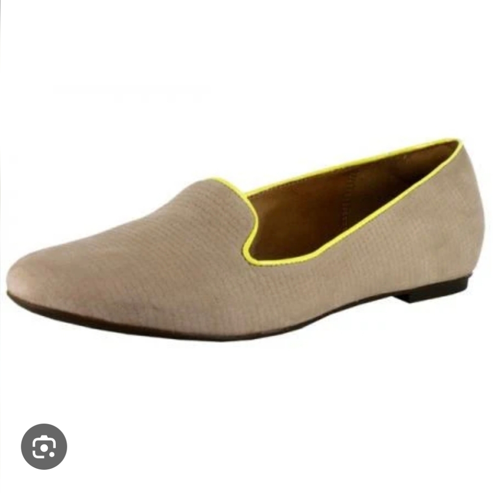 NEW Clarks Artisan Valley Lounge Dressy Flats 7.5 Shoes Neutral Beige Yellow